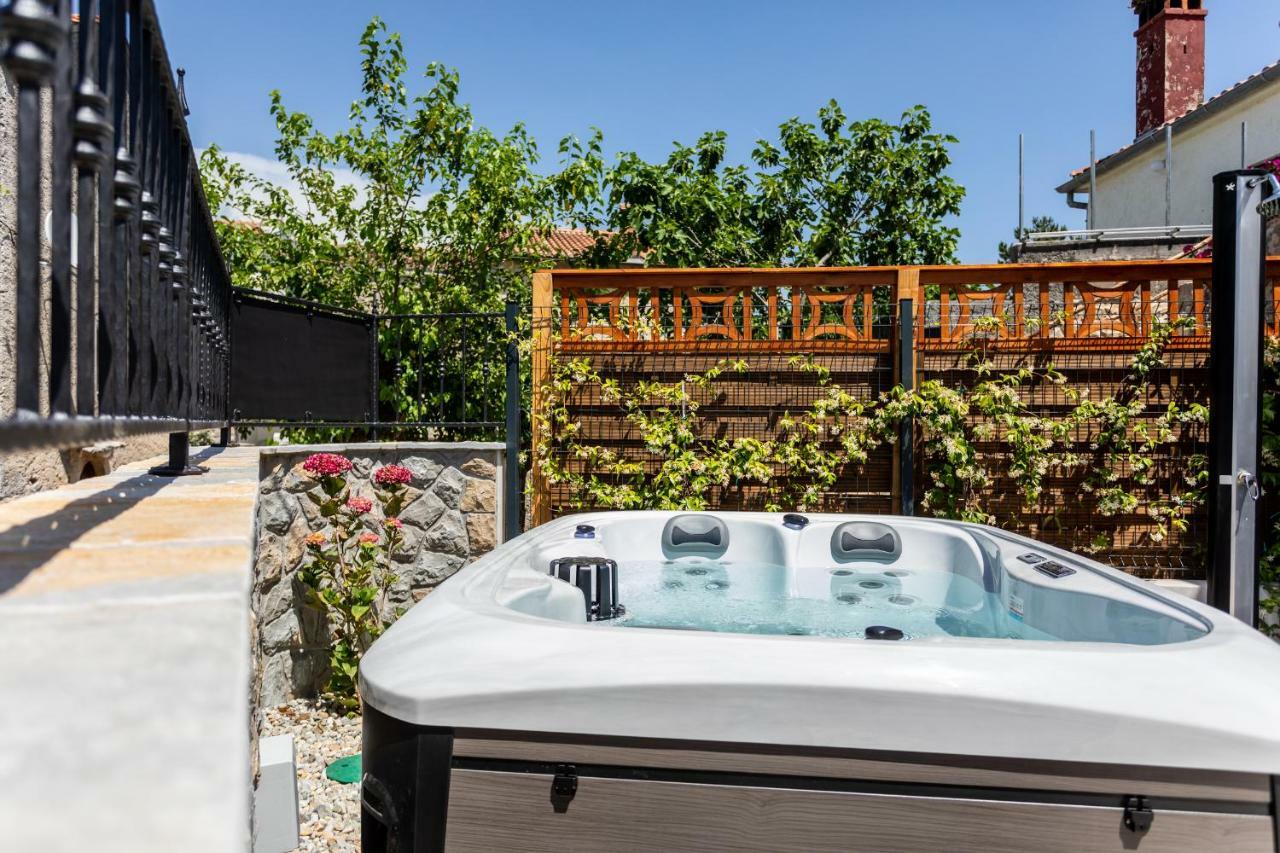 Relax Village Home Mare Krk Town Buitenkant foto