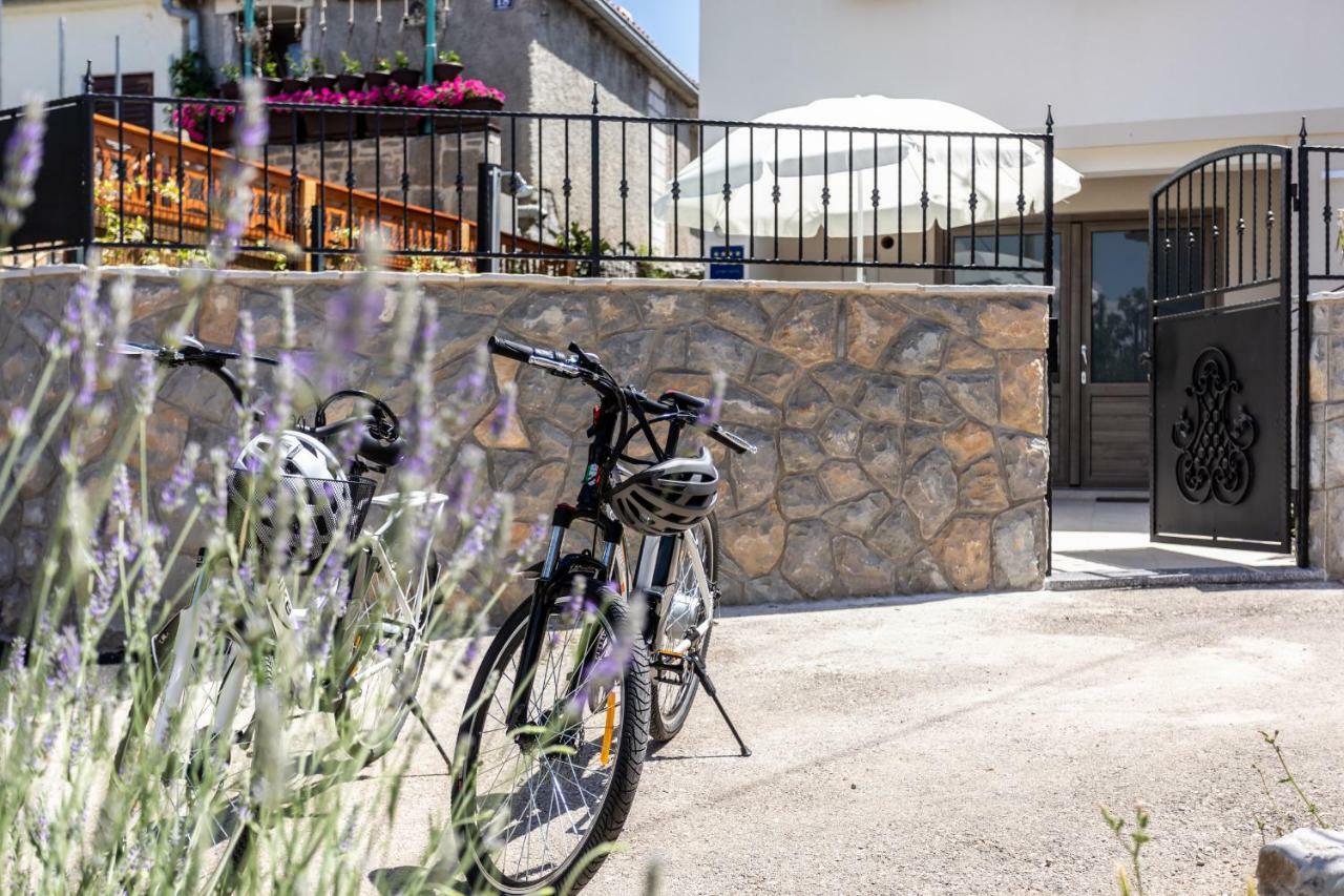 Relax Village Home Mare Krk Town Buitenkant foto