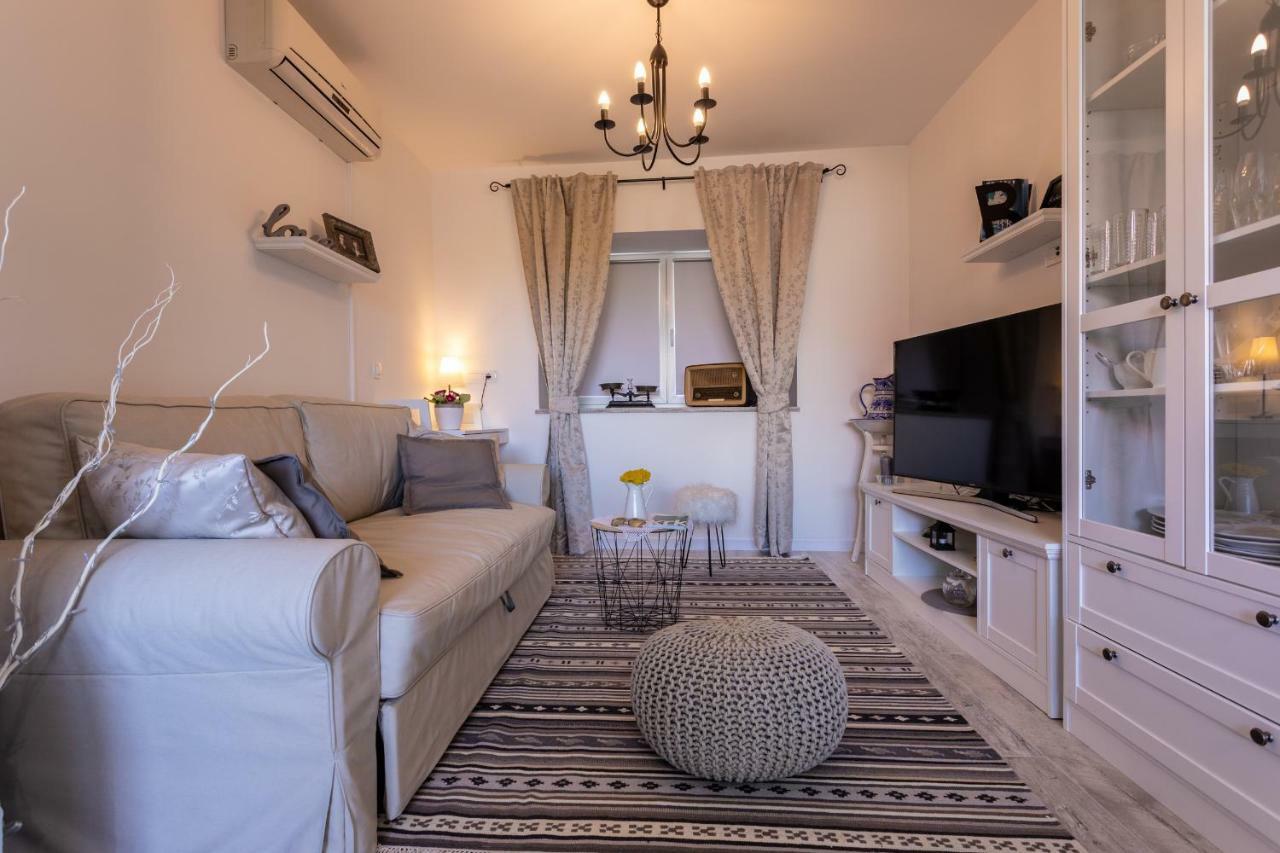 Relax Village Home Mare Krk Town Buitenkant foto